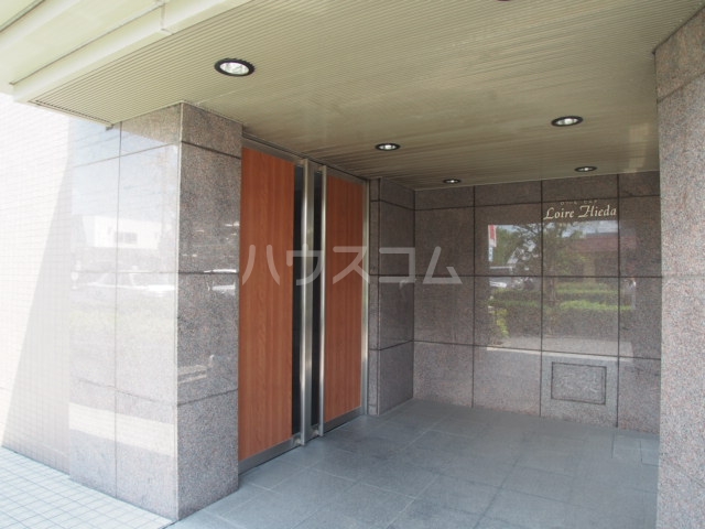 25/30 エントランス