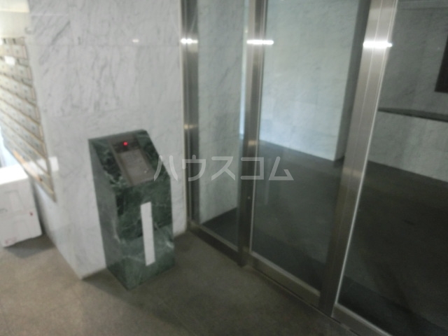 26/30 エントランス