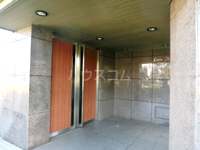 27/30 エントランス