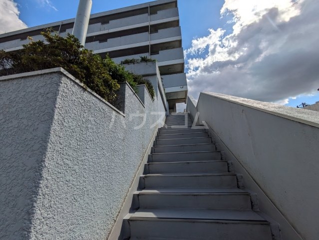 18/26 エントランス