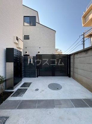 28/30 エントランス