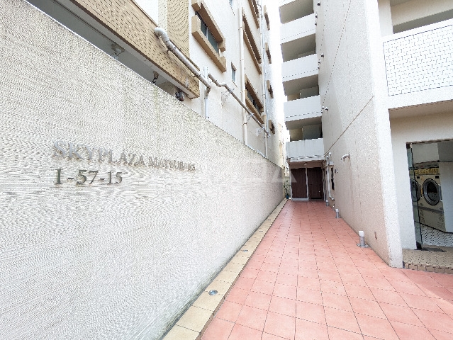 21/30 エントランス