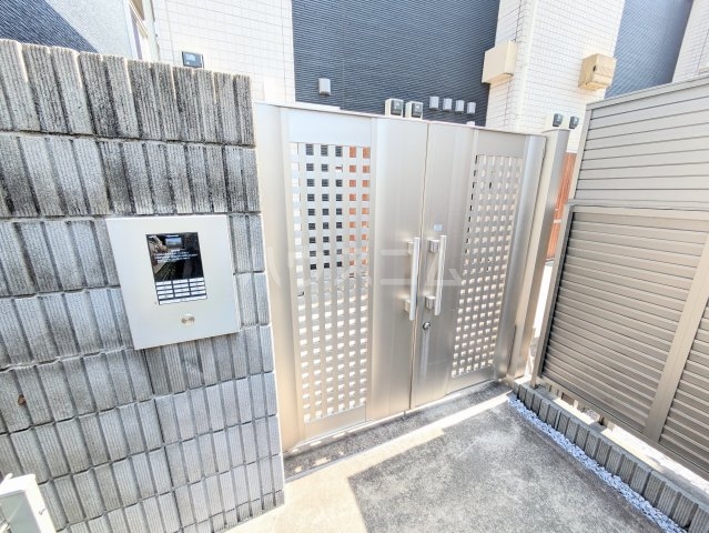 3/7 エントランス