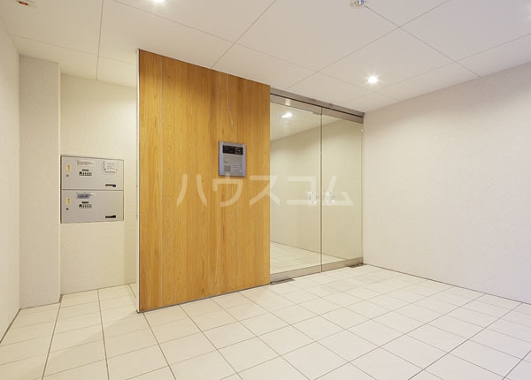 2/2 エントランス