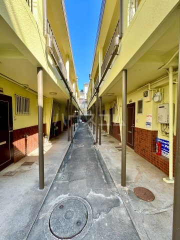 13/22 エントランス