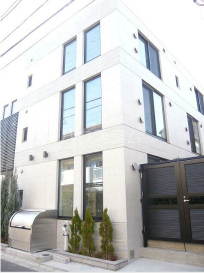 21/23 エントランス