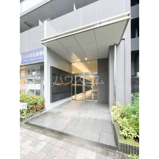 21/30 エントランス