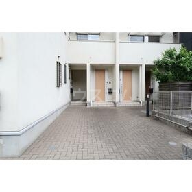 21/30 エントランス