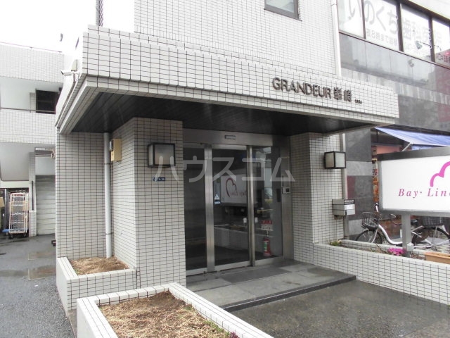 18/26 エントランス