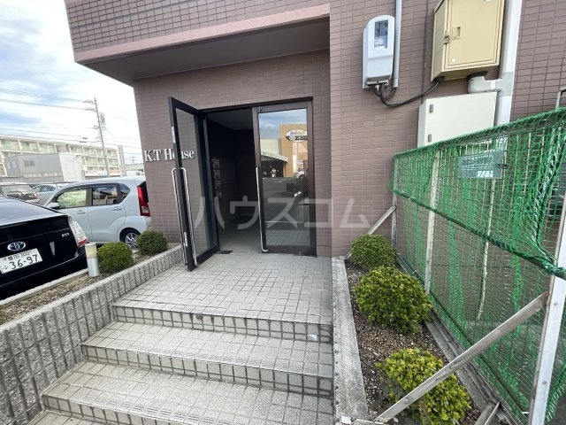 25/30 エントランス