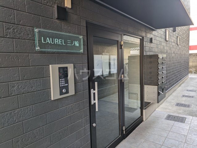 18/20 エントランス