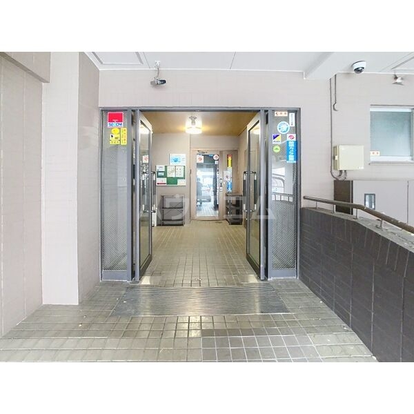 17/20 エントランス