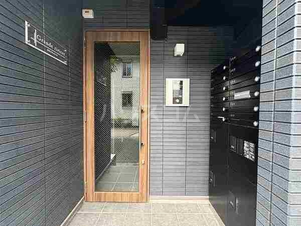 18/21 エントランス