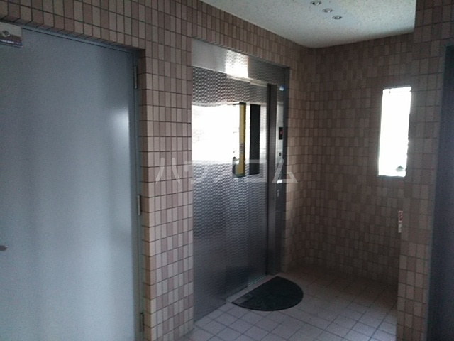 20/26 エントランス