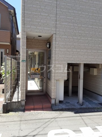 3/4 エントランス