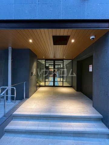 21/30 エントランス