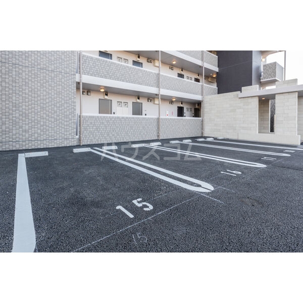 2/7 駐車場