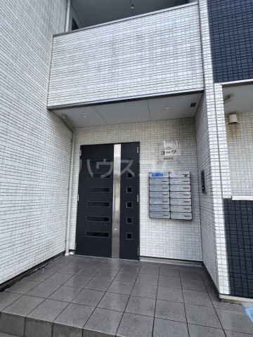 28/30 エントランス