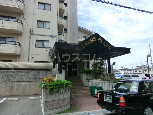 25/28 エントランス