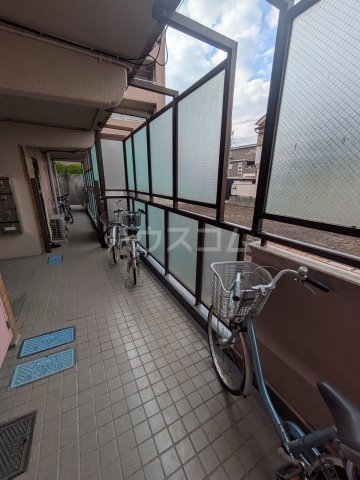 25/28 エントランス