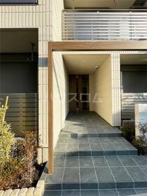 16/19 エントランス