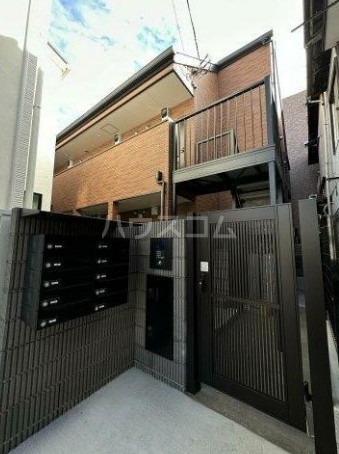 16/16 エントランス