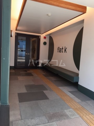 21/30 エントランス