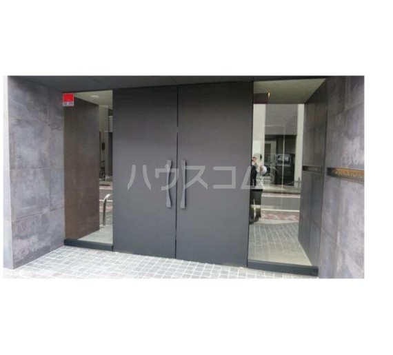 15/23 エントランス