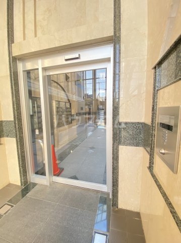 26/30 エントランス