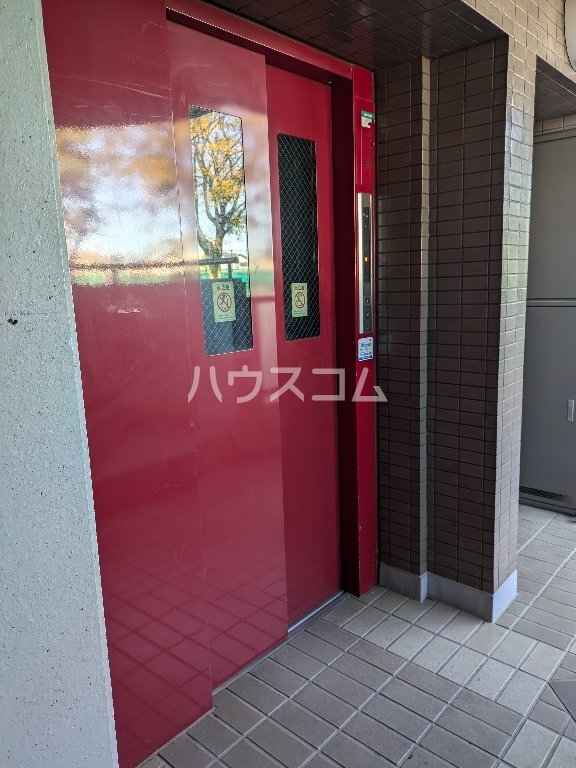 2/5 エントランス