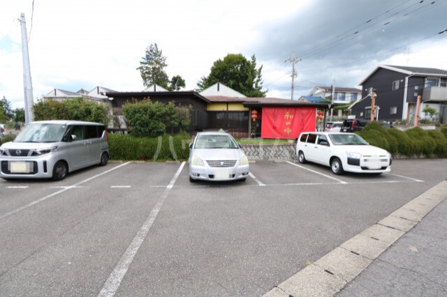13/21 駐車場