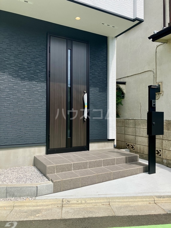 16/26 エントランス