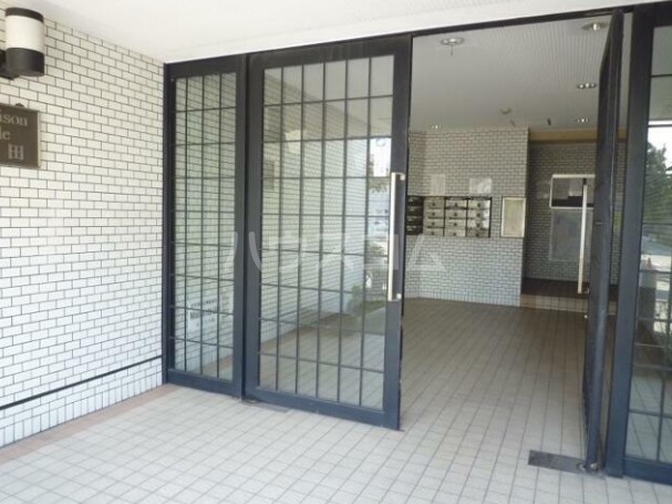 13/15 エントランス