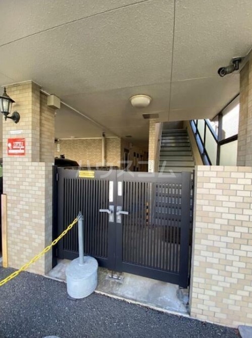 17/23 エントランス