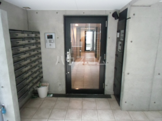 16/26 エントランス