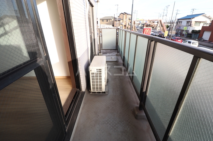 13/18 バルコニー