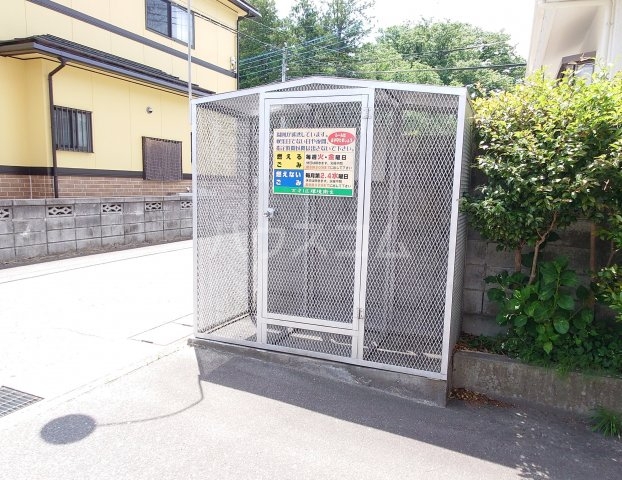 27/28 エントランス