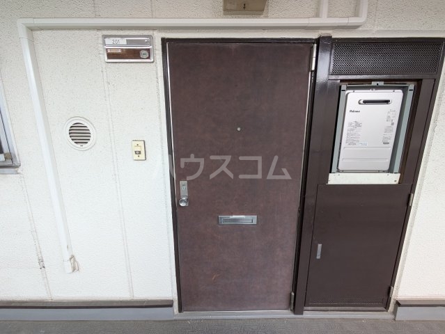 3/4 エントランス