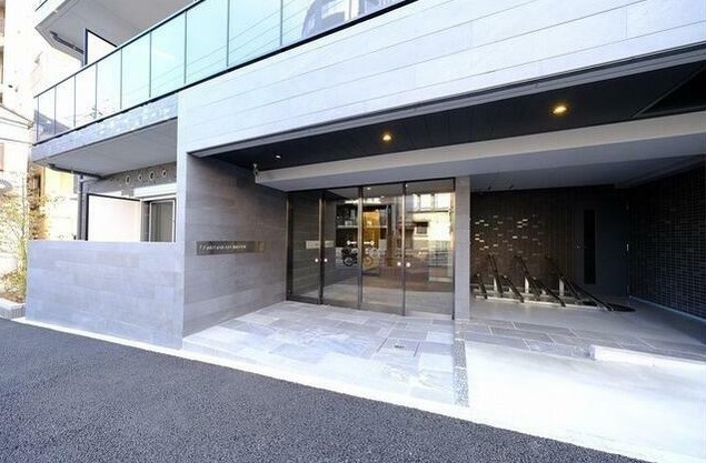 15/21 エントランス