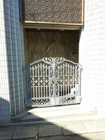 17/20 エントランス