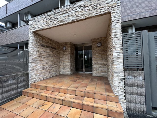 21/28 エントランス