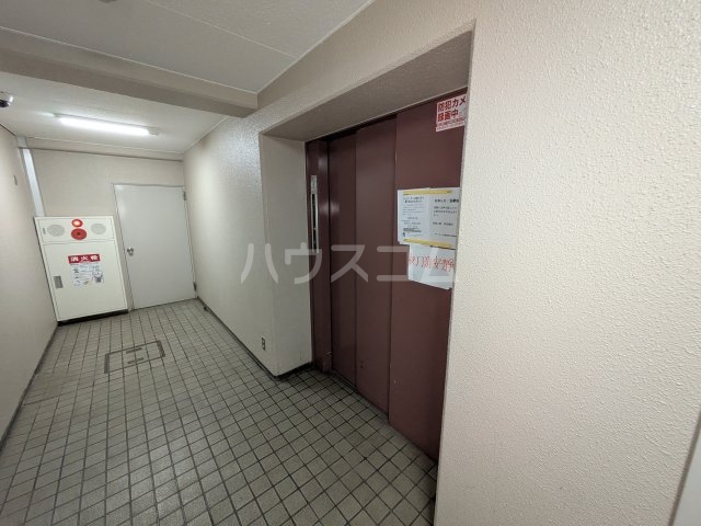 22/23 エントランス