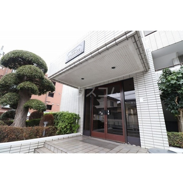 16/26 エントランス