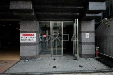 19/19 エントランス