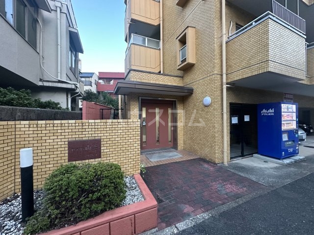 3/4 エントランス