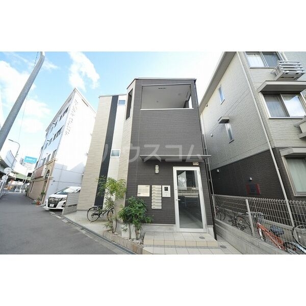 16/26 エントランス