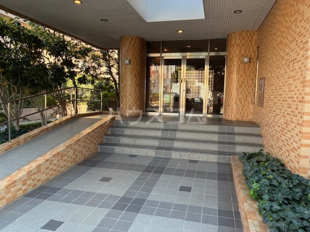 3/6 エントランス