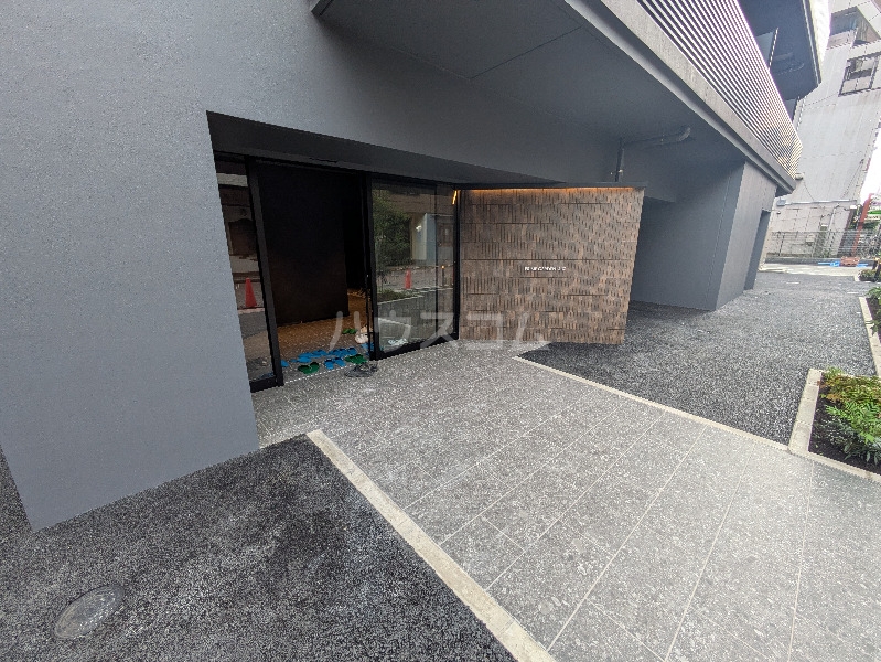 18/29 エントランス