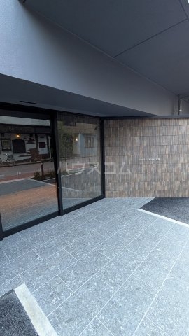 14/23 エントランス