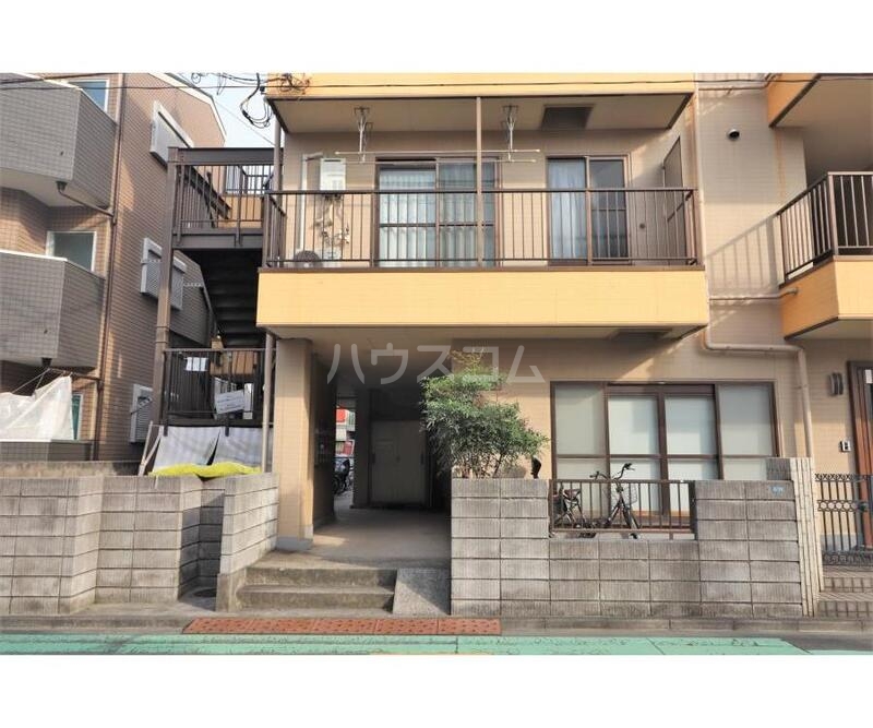 16/27 エントランス